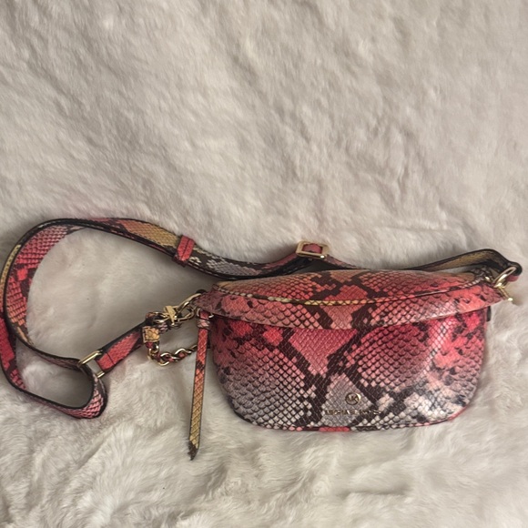 Michael Kors Handbags - Michael Kors Pink & Black Snakeskin Crossbody Belt Bag